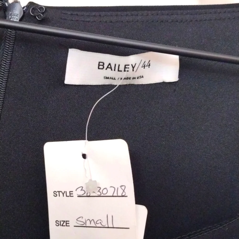 Sexy Elegance Black Mini Dress Size S Cold Shoulder Bailey 44 - Picture 10 of 12